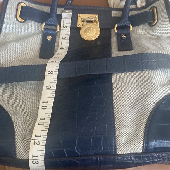 Micheal Kors Bag - Picture 10 of 12